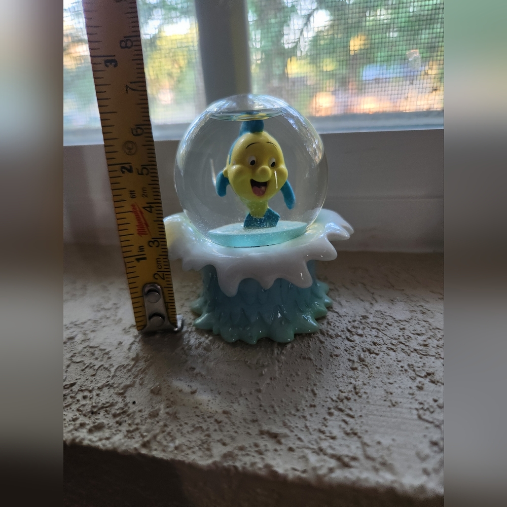 Flounder the little mermaid miniature snowglobe